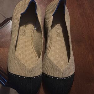 Rothy's Beige and Black Knit Flats